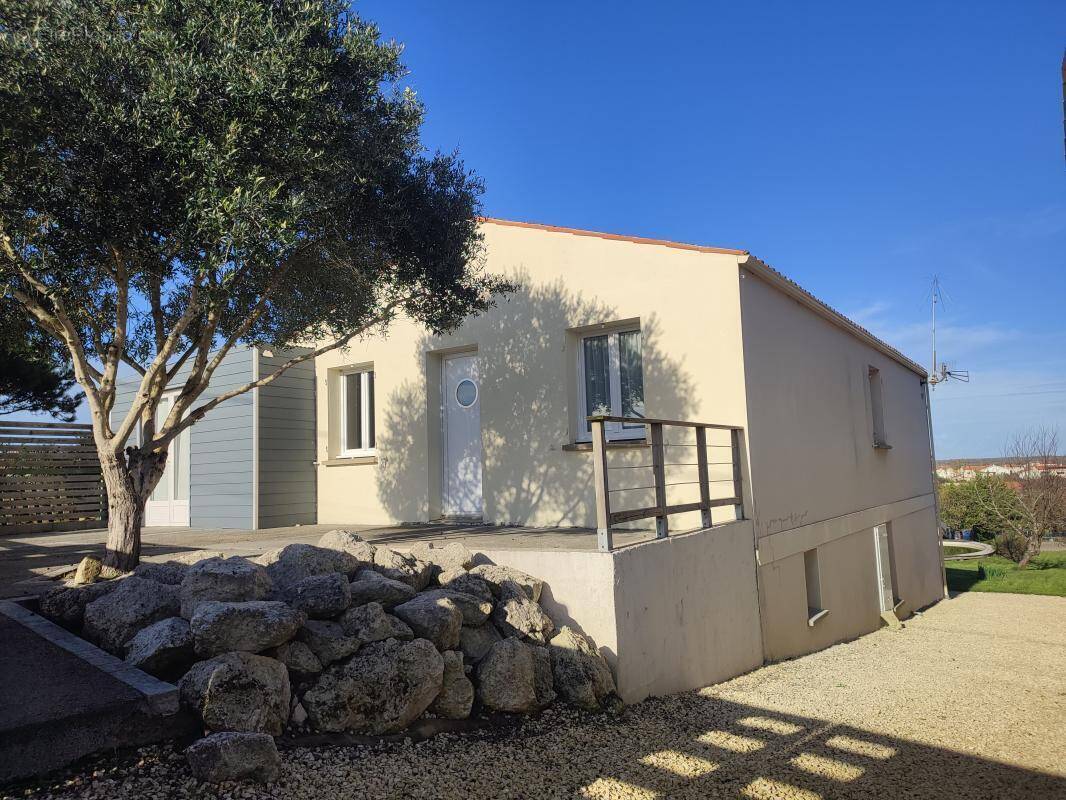 Maison à PORT-DES-BARQUES