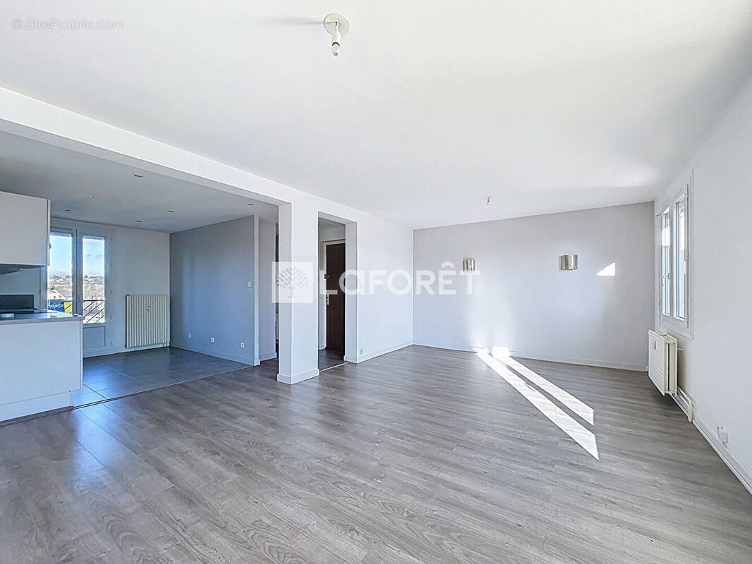 Appartement à CHARNAY-LES-MACON