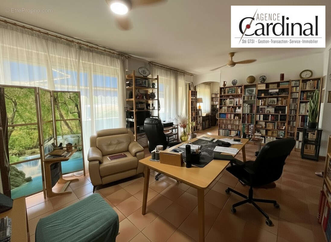 Appartement à MARSEILLE-4E