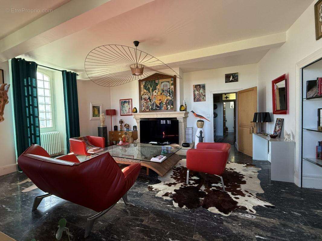 Maison à COLLONGUES