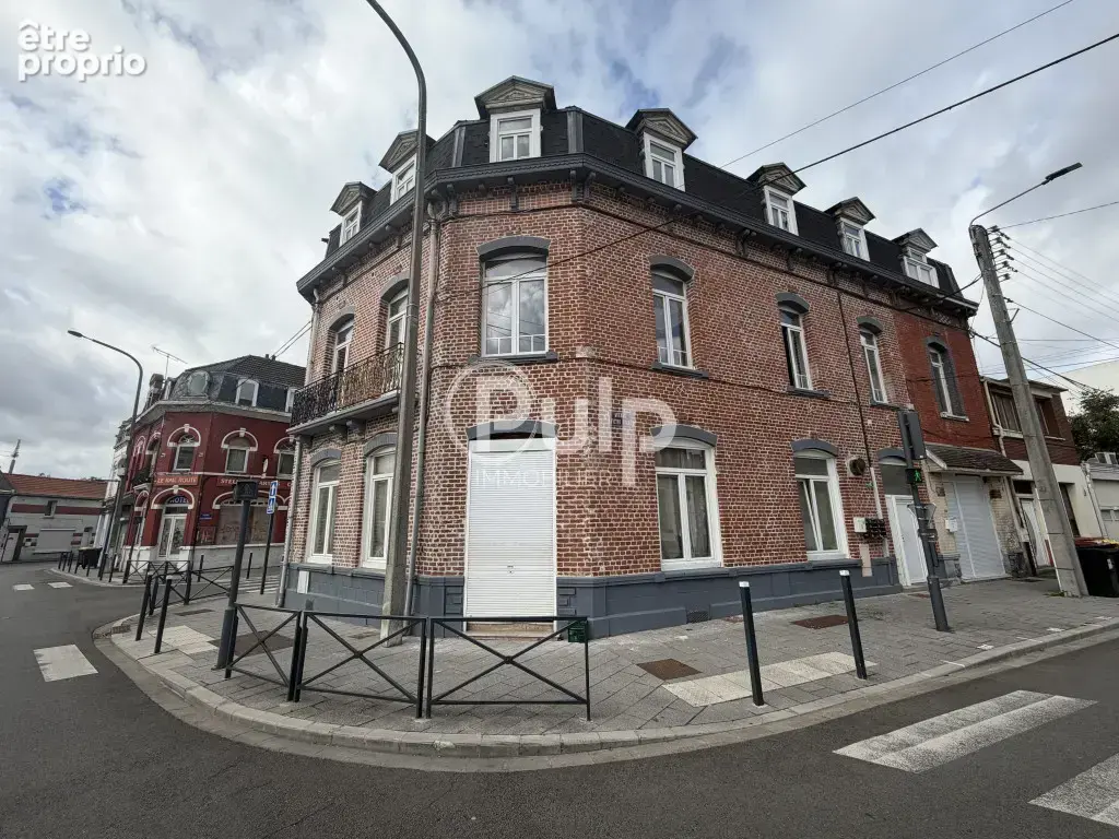 Immeuble de rapport - emplacement premium face à la gare d'hénin-beaumont - photo 1