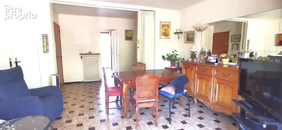 Cassis centre - Vente appartement T4 à rénover avec balcons et cave - photo 3