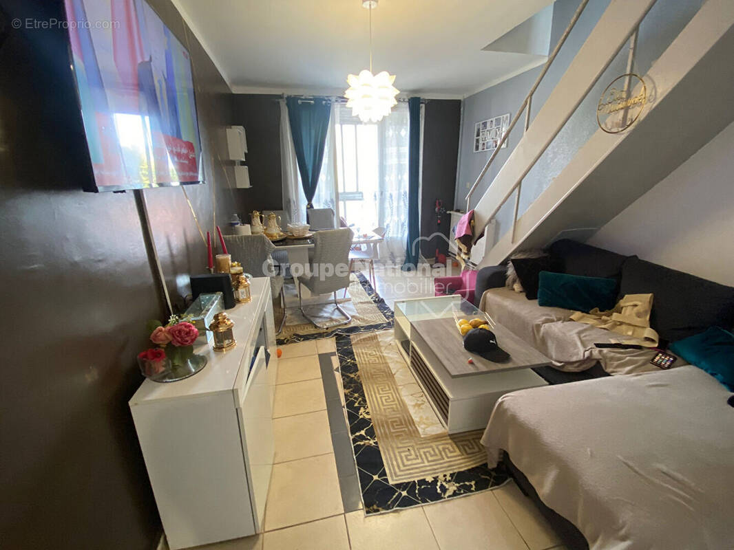 Appartement à MARSEILLE-4E