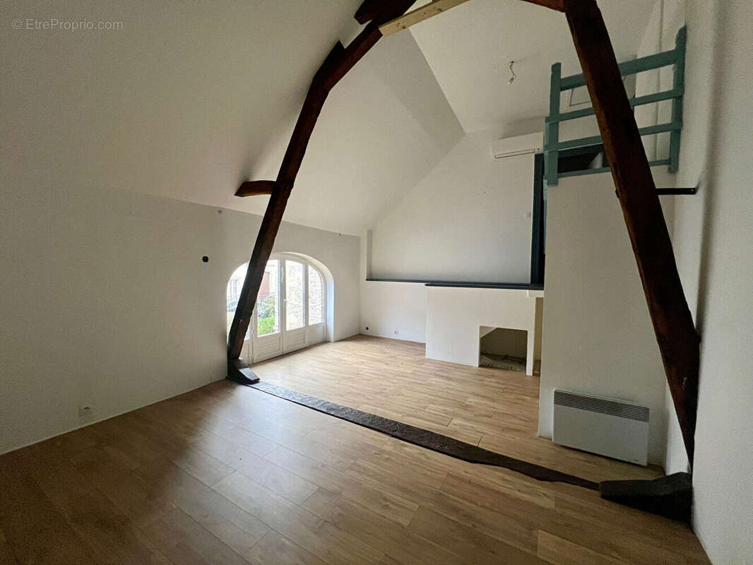 Maison à REUGNY