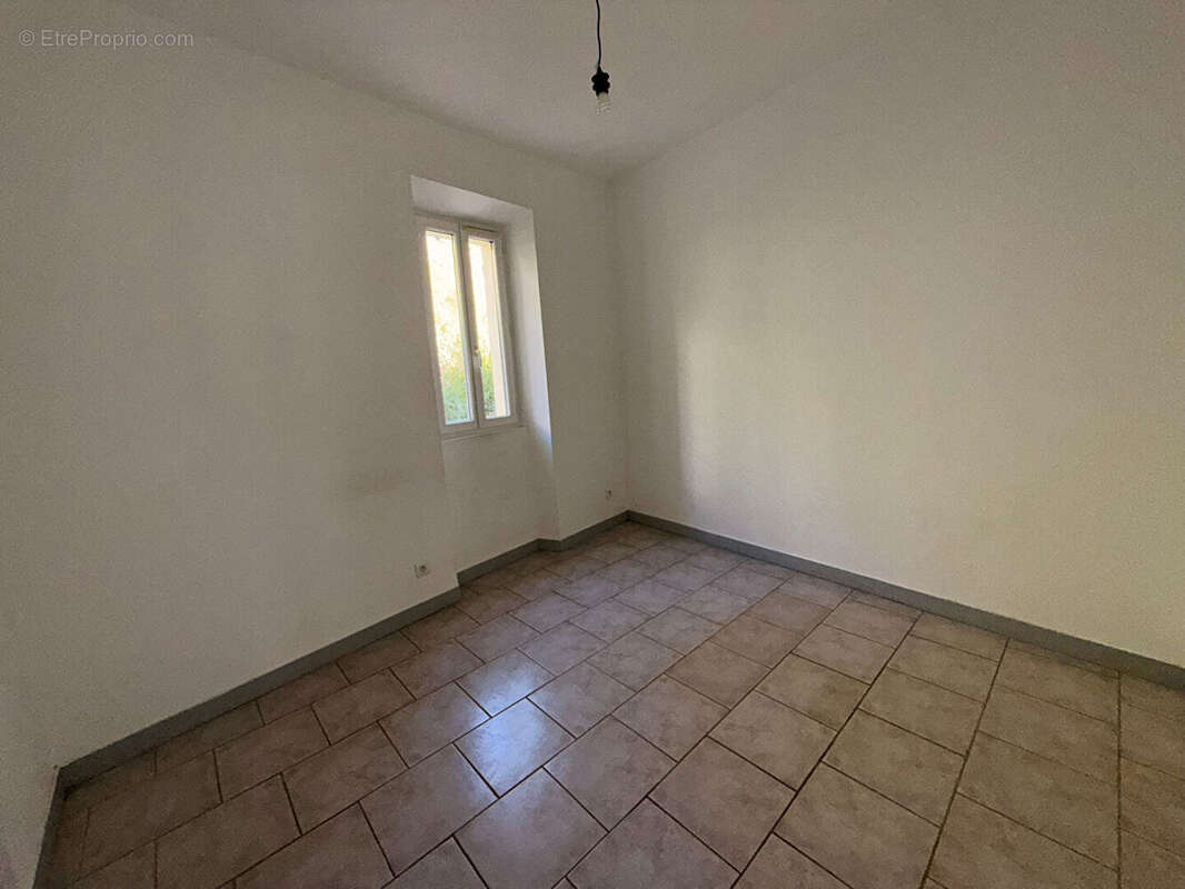 Appartement à ROQUEVAIRE