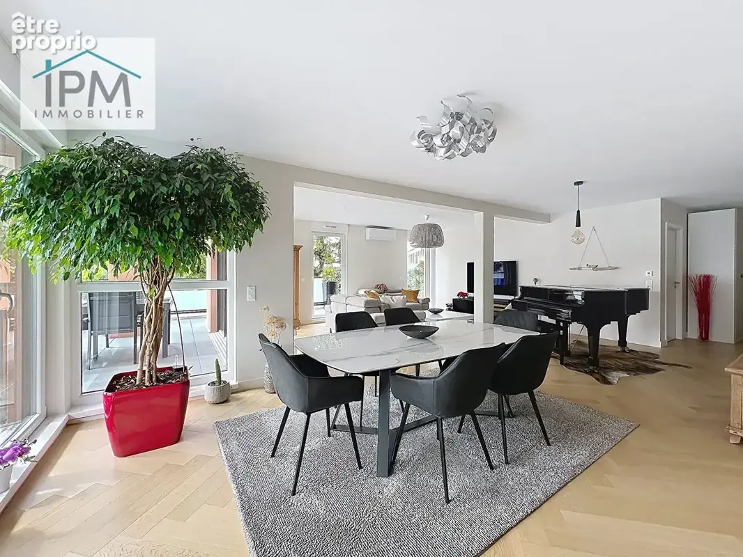 OBERNAI - Appartement 4 pièces récent avec terrasses, garage et belles prestations - photo 2