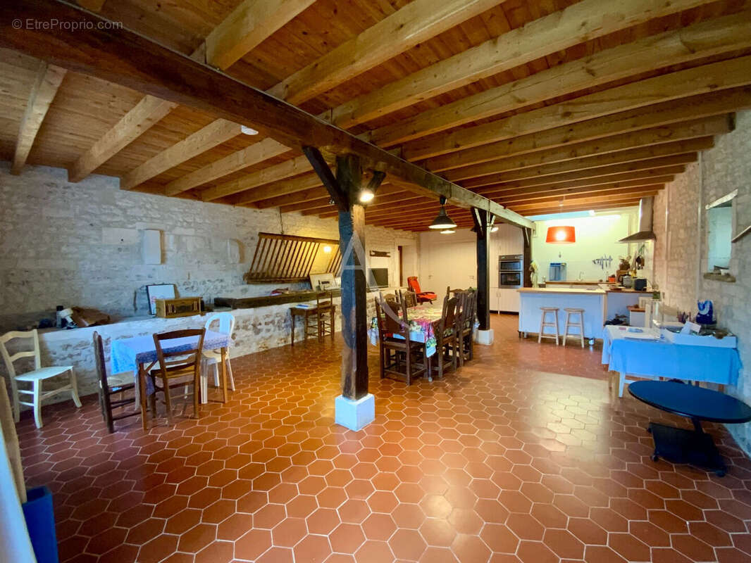 Maison à CRITEUIL-LA-MAGDELEINE