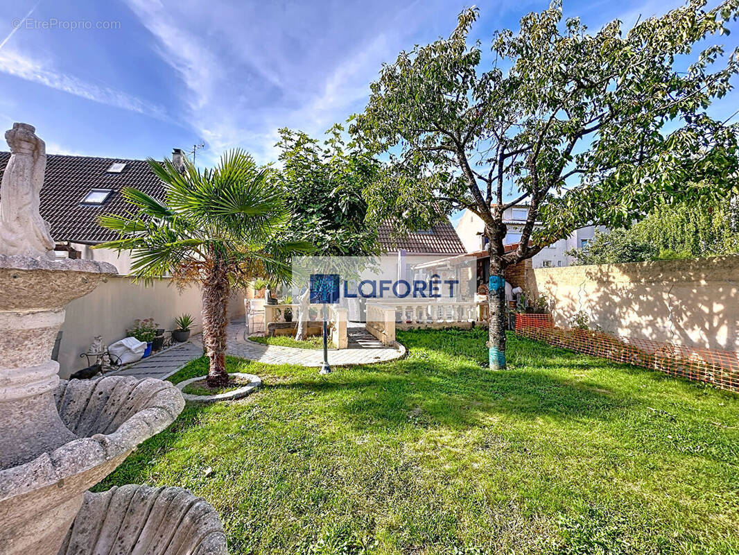 Maison à SARTROUVILLE