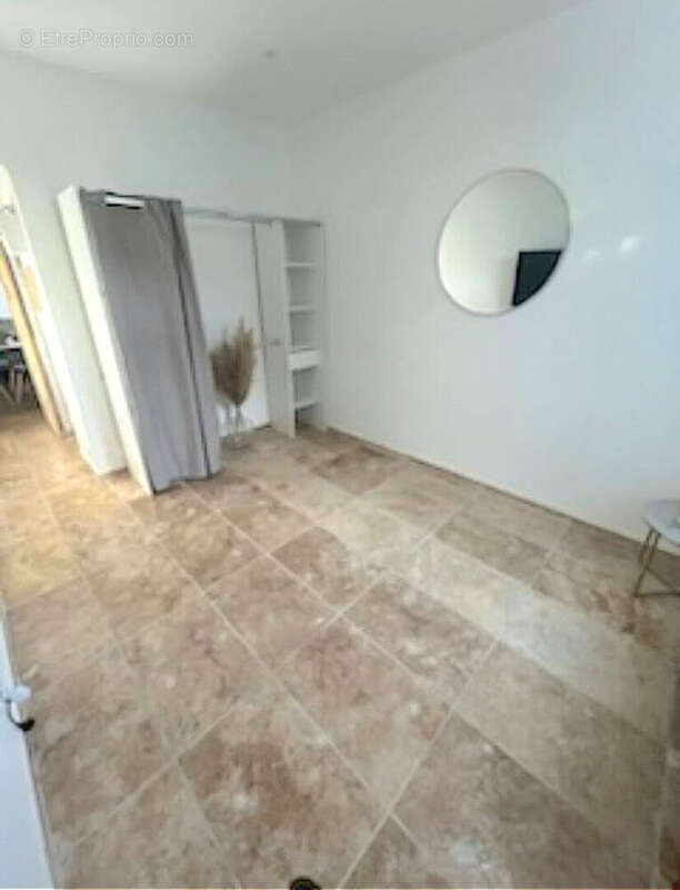 Appartement à LA BOUILLADISSE