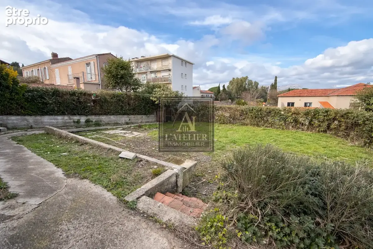 Maison de 120 m2 à rénover avec annexe de 40 m2 et garage de 25 m2 sur une parcelle de 810 m2 - photo 2