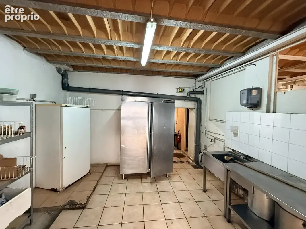 Local commercial 300 m2 à Vidauban - photo 9