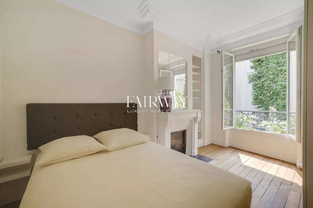 Appartement à PARIS-16E
