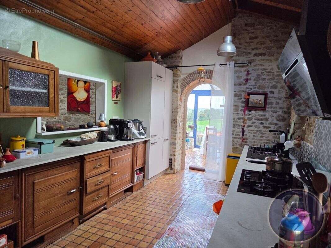 Maison à SAINT-GEORGES-DE-NOISNE