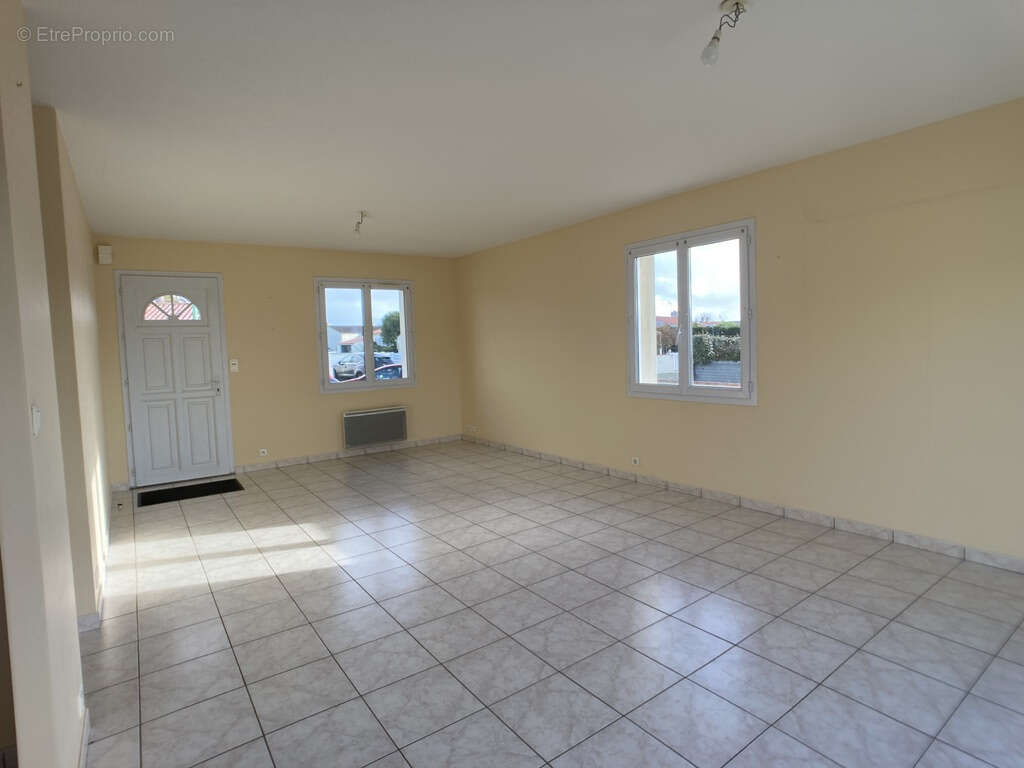 Maison à L&#039;AIGUILLON-SUR-VIE