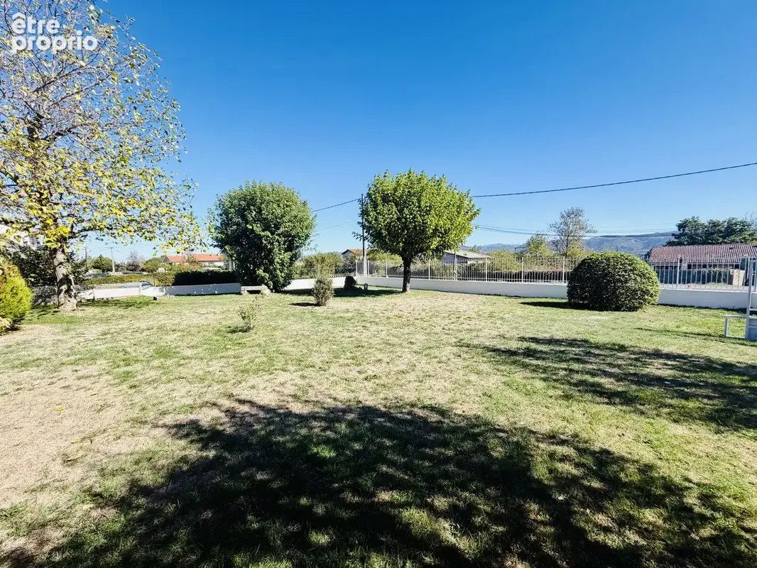 Belle propriété T6 avec dépendances sur Peschadoires ! - photo 14