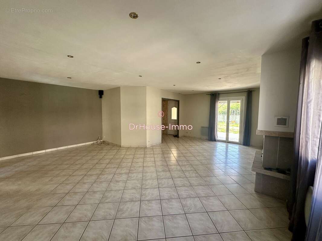 Maison à MONTVENDRE