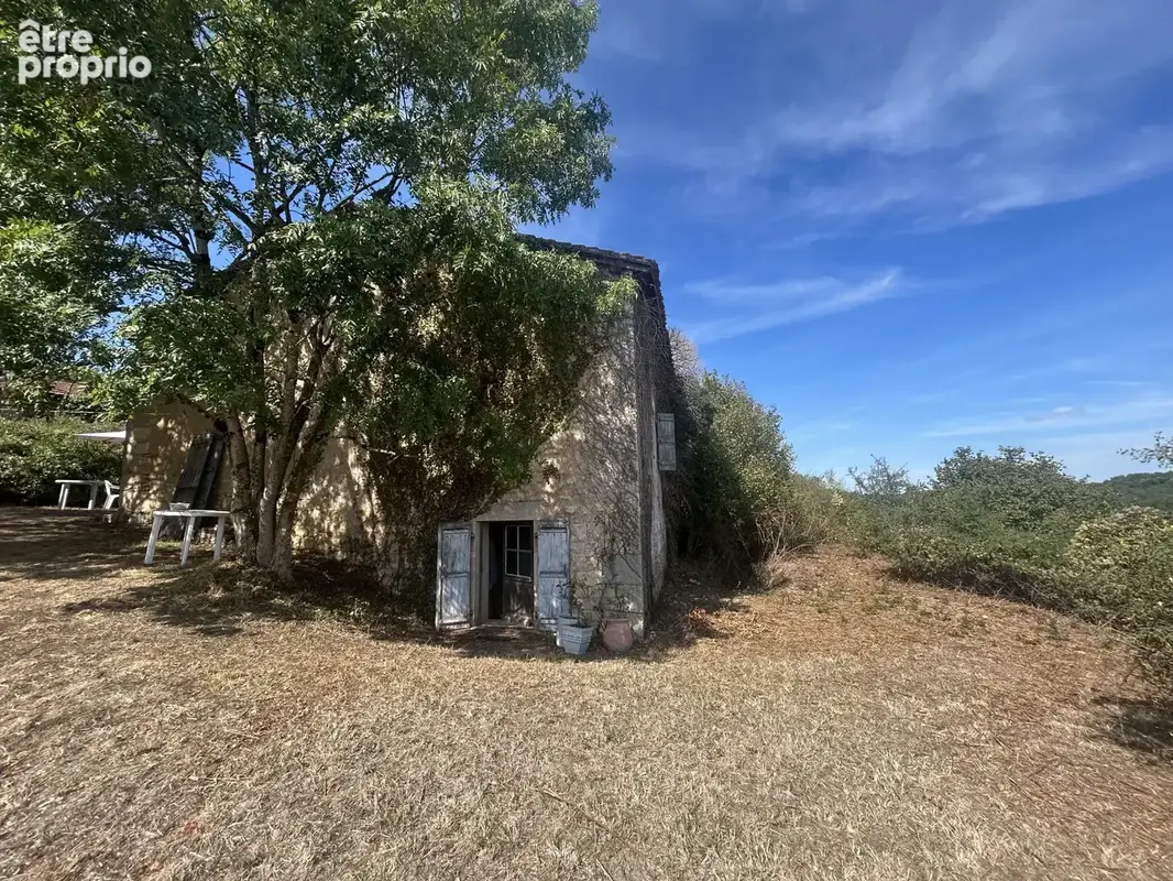 Fermette isolee sur 7 hectares de terrain d'un seul tenant - source - emplacement rare - photo 3
