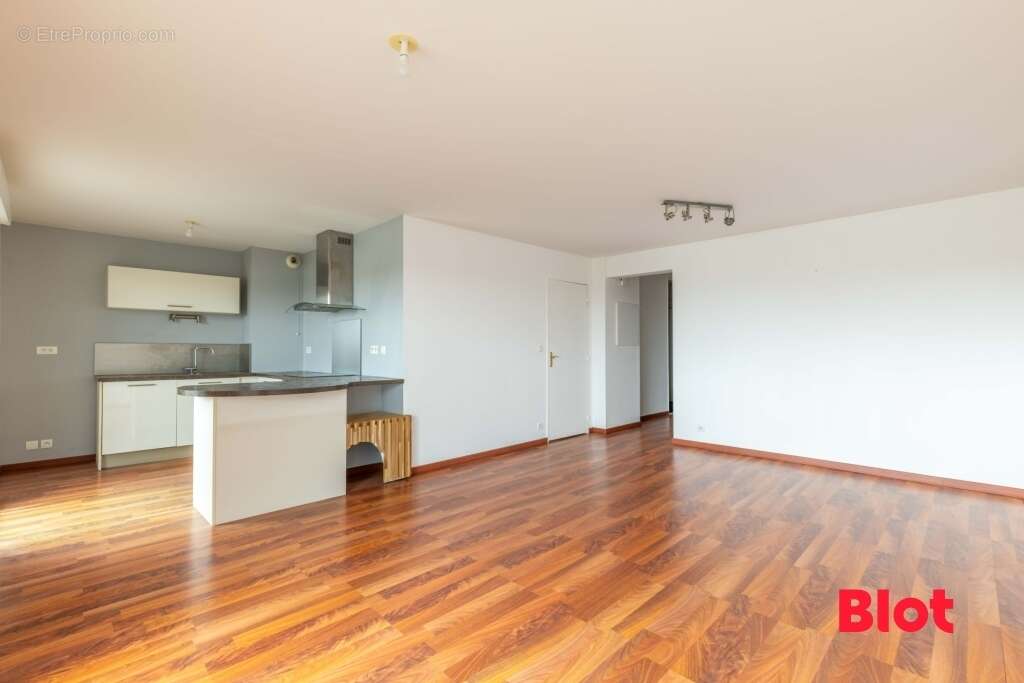 Appartement à VEZIN-LE-COQUET