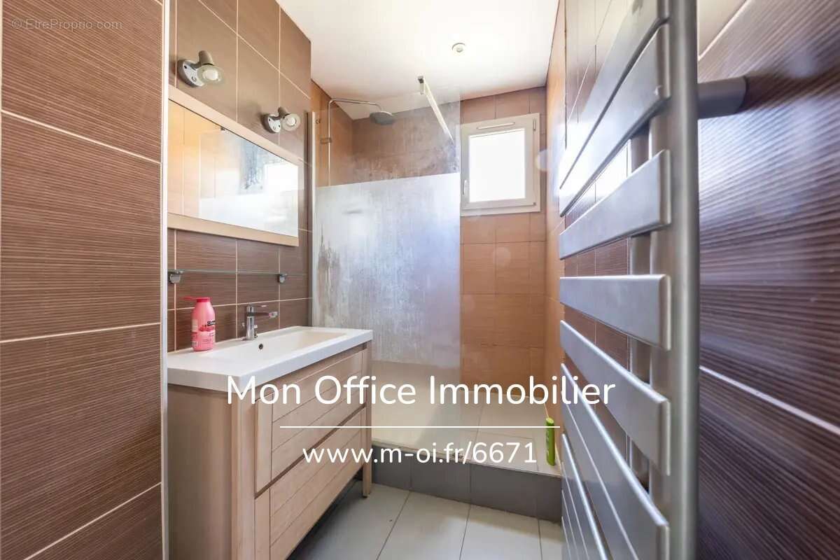 Appartement à MARSEILLE-6E