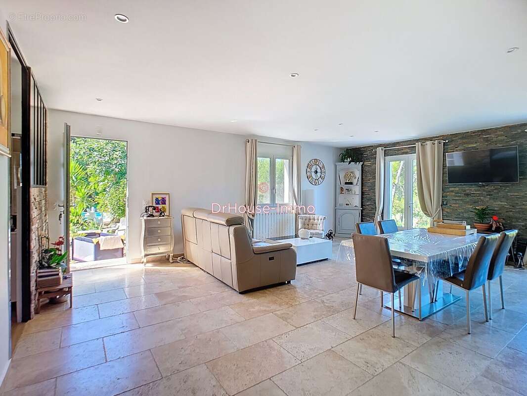 Maison à ROQUEVAIRE