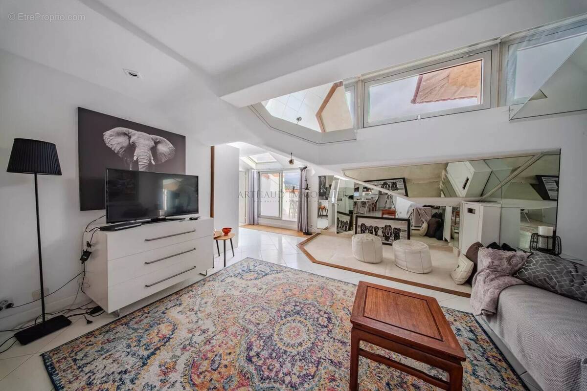 Appartement à ROQUEBRUNE-CAP-MARTIN