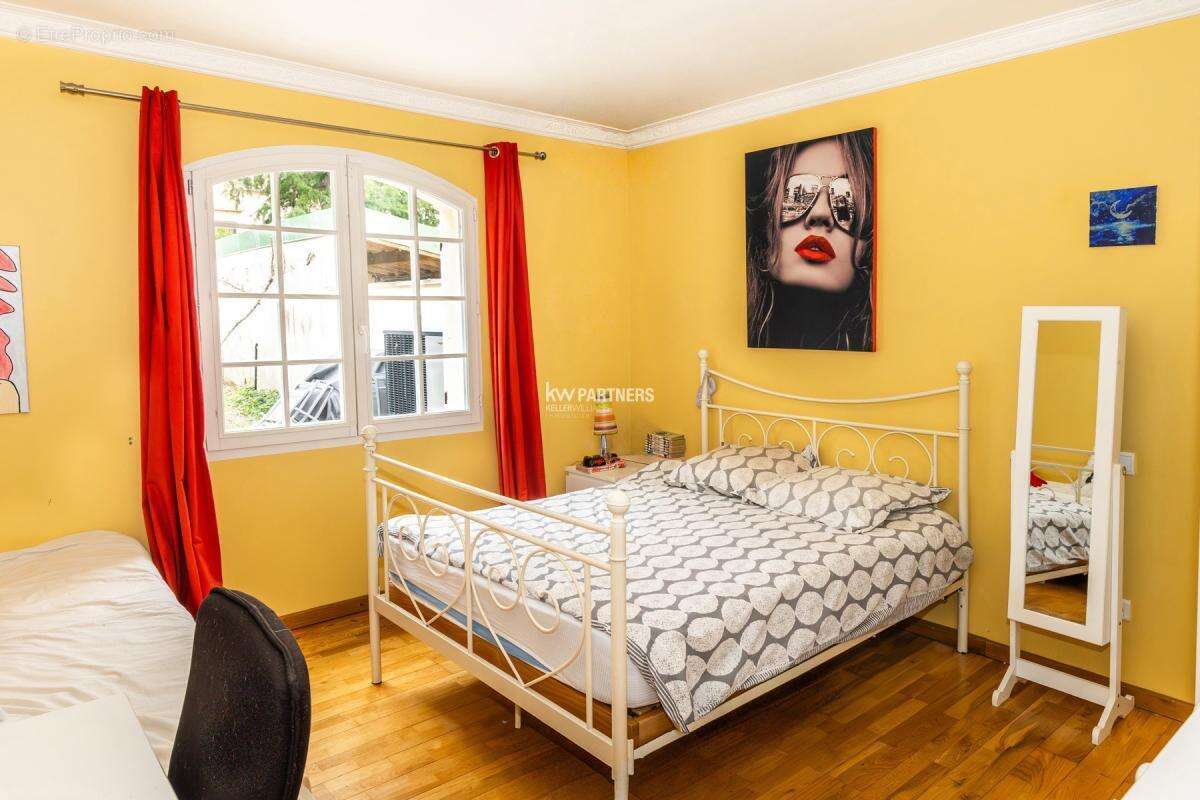 Maison à MORAINVILLIERS