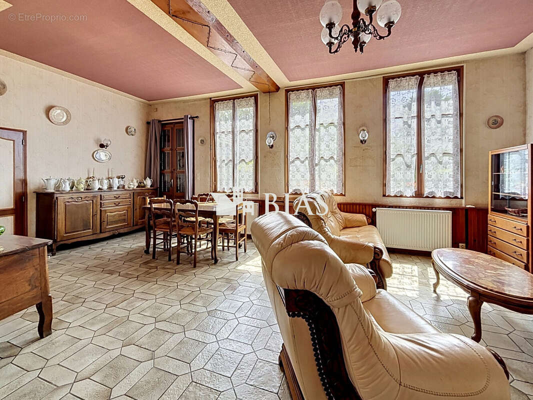 Maison à LA HAYE-MALHERBE
