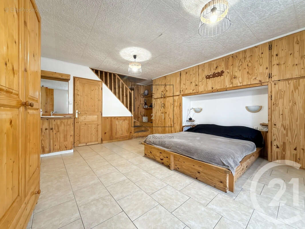 Maison à PEYRESTORTES