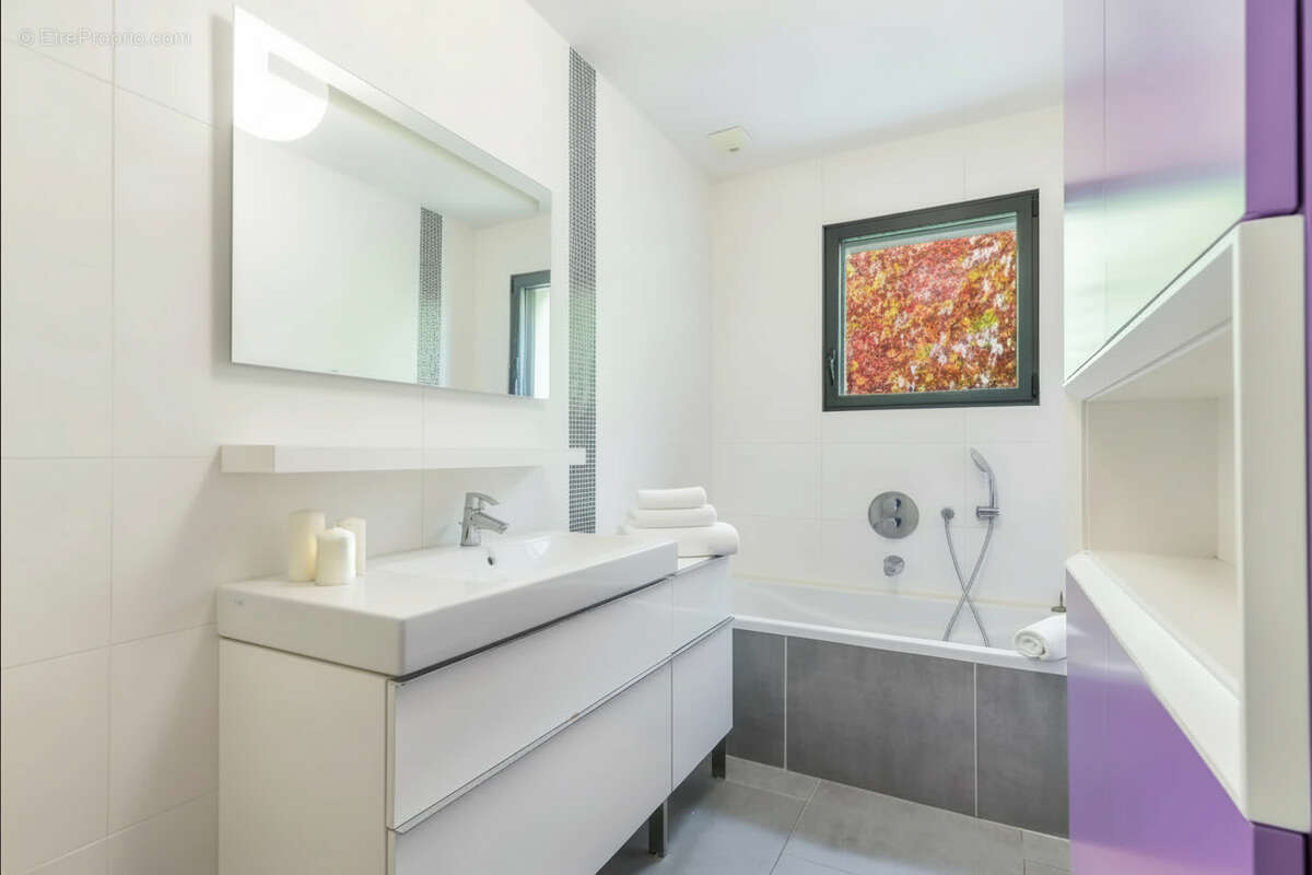 Maison à VERRIERES-LE-BUISSON