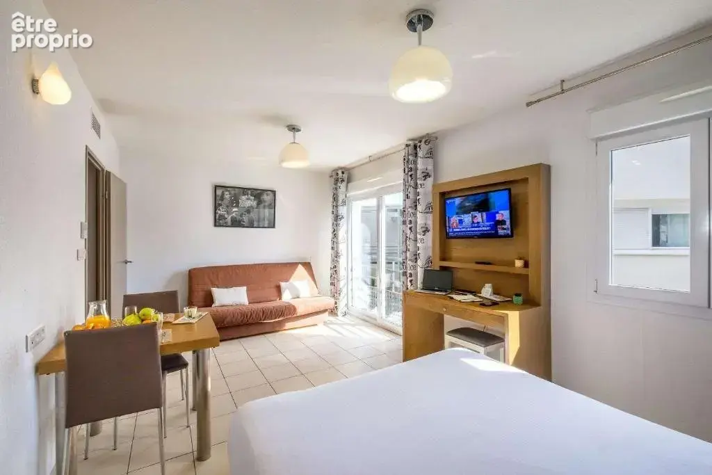INVESTISSEMENT LOCATIF  Antibes  Résidence Etudiante Le Maestria  6.63 % de rentabilité - photo 2