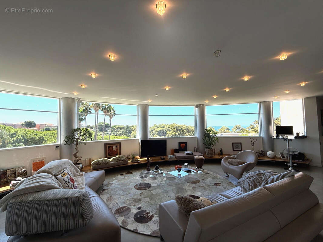 Appartement à ROQUEBRUNE-CAP-MARTIN