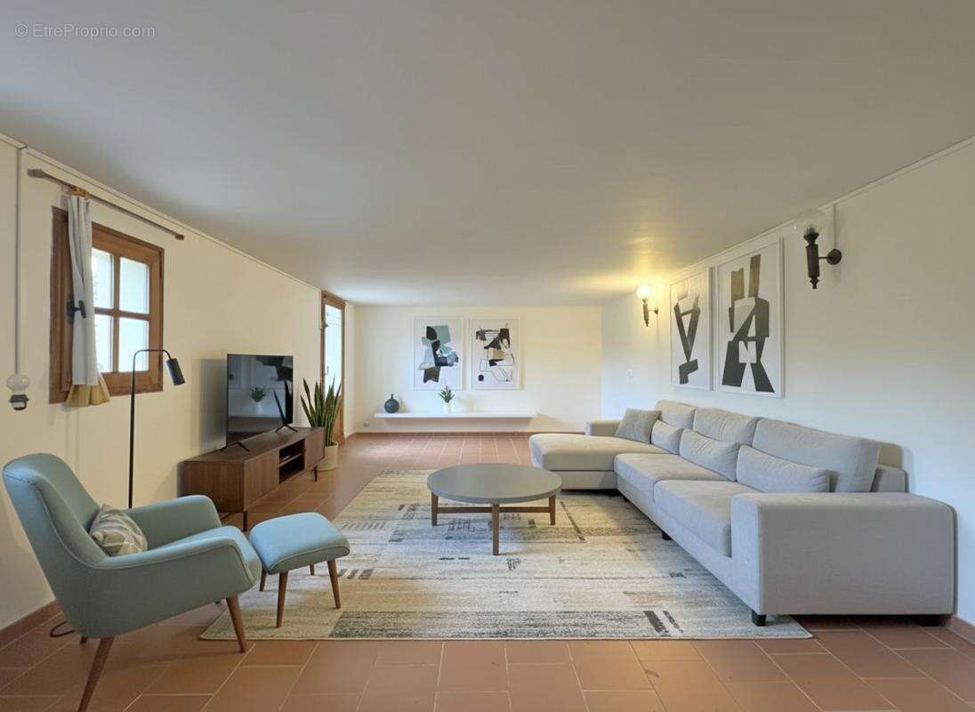 Maison à GINASSERVIS