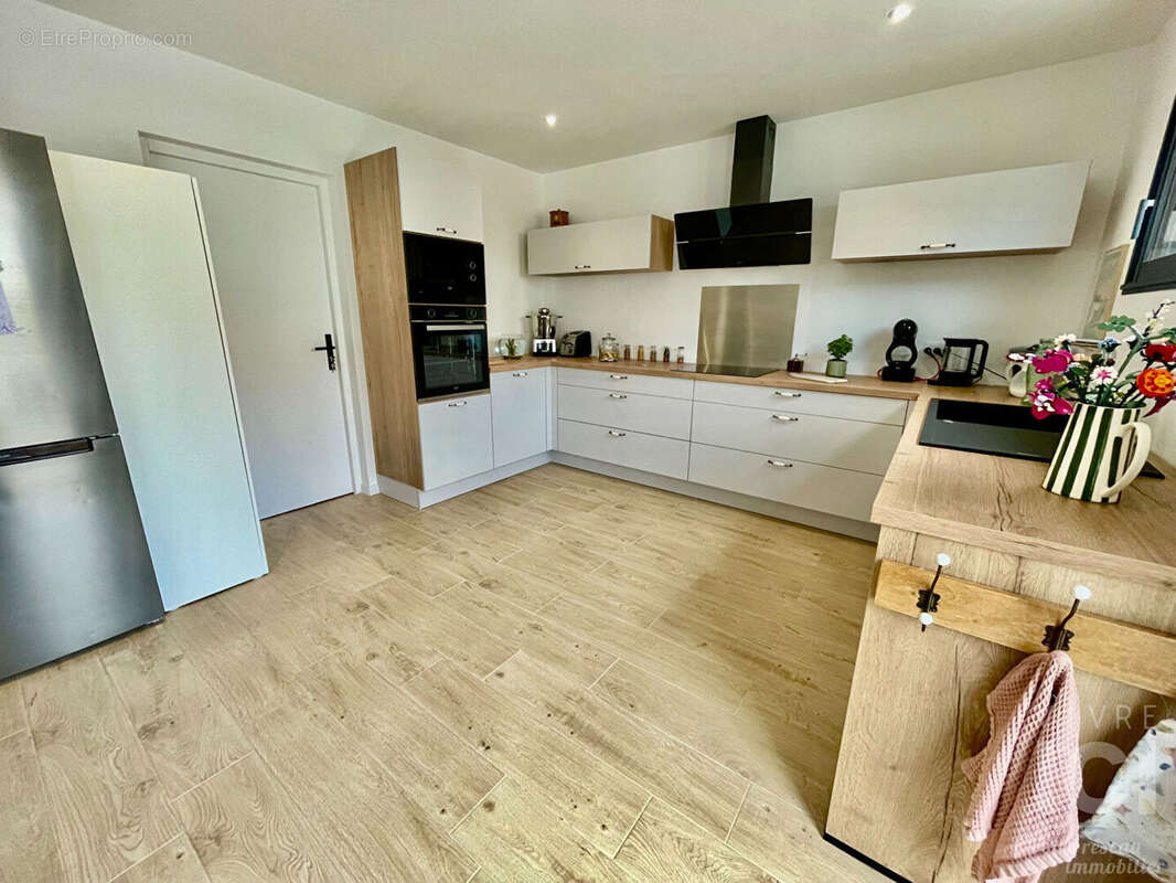 Maison - contemporaine - 140m² - 5 chambres - bourg - photo 9