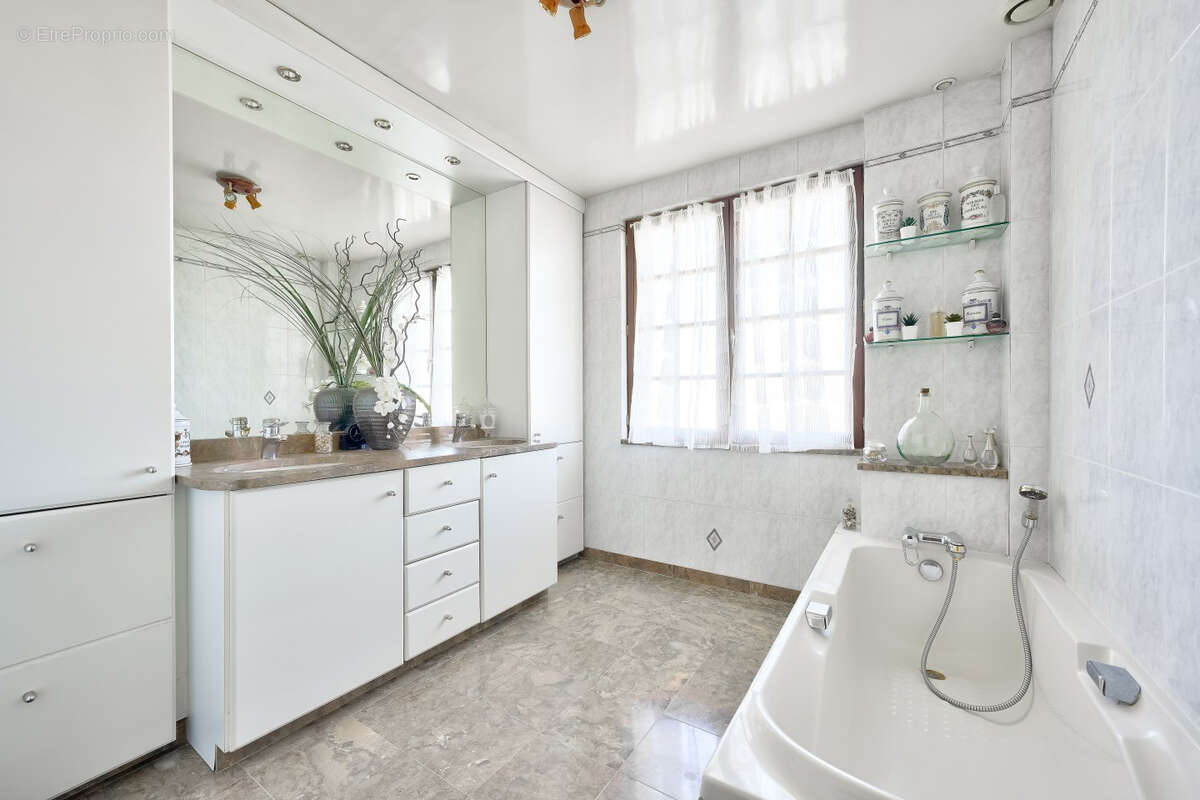 Maison à VIRY-CHATILLON