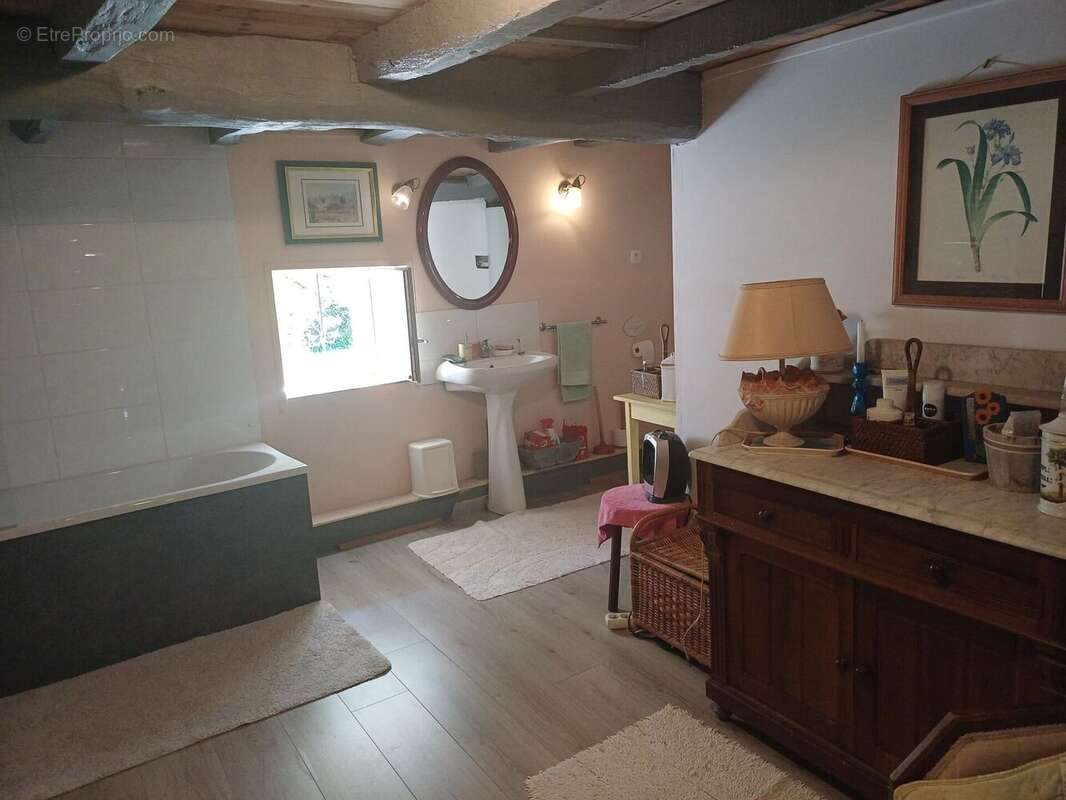Maison 147 m² à Chatignac  - photo 9