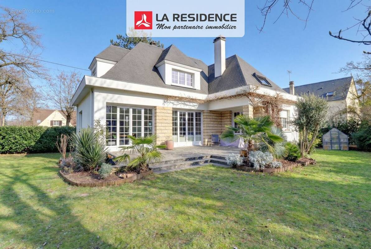 Maison à VERNEUIL-SUR-SEINE