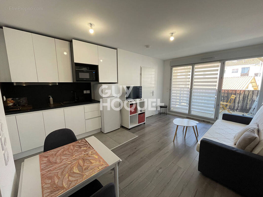 Appartement à PARENTIS-EN-BORN