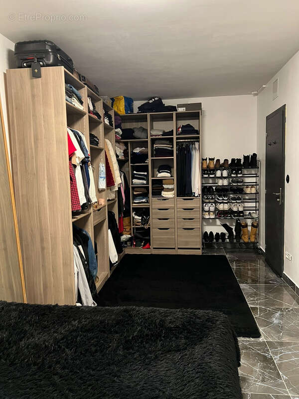Appartement à CARROS