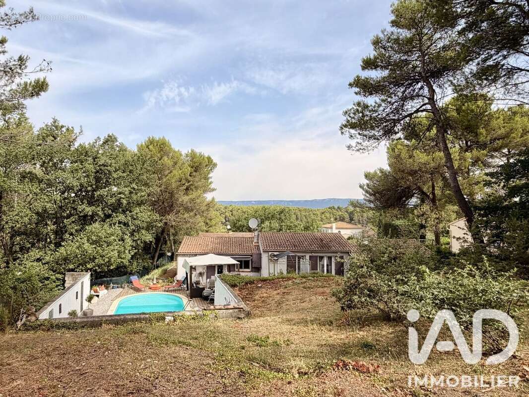 Maison 94 m² à La Roque-D'antheron  - photo 3