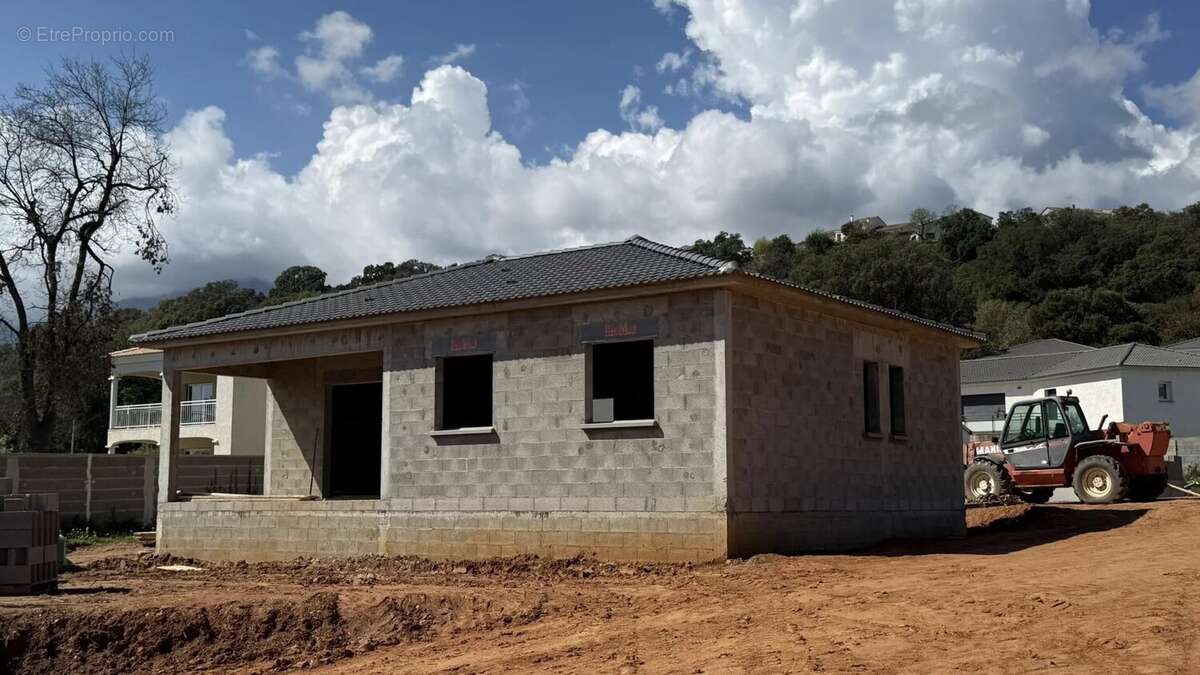 Maison à SANTA-LUCIA-DI-MORIANI