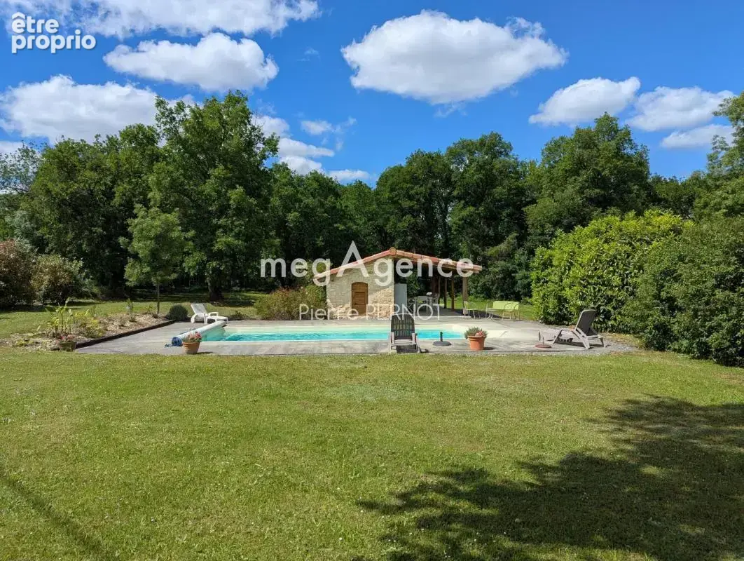 Maison en Pierre sur Parc de 2,6 hectares - photo 2