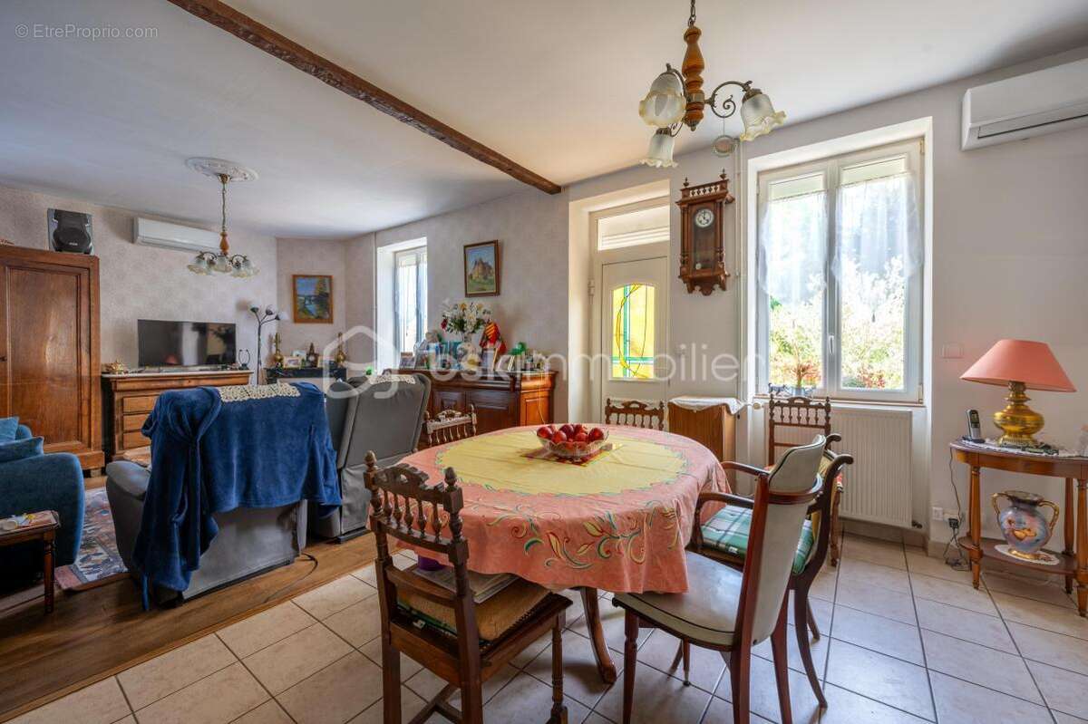 Maison familiale T5 sur +1400 m² de terrain — Prête à accueillir vos projets - photo 6