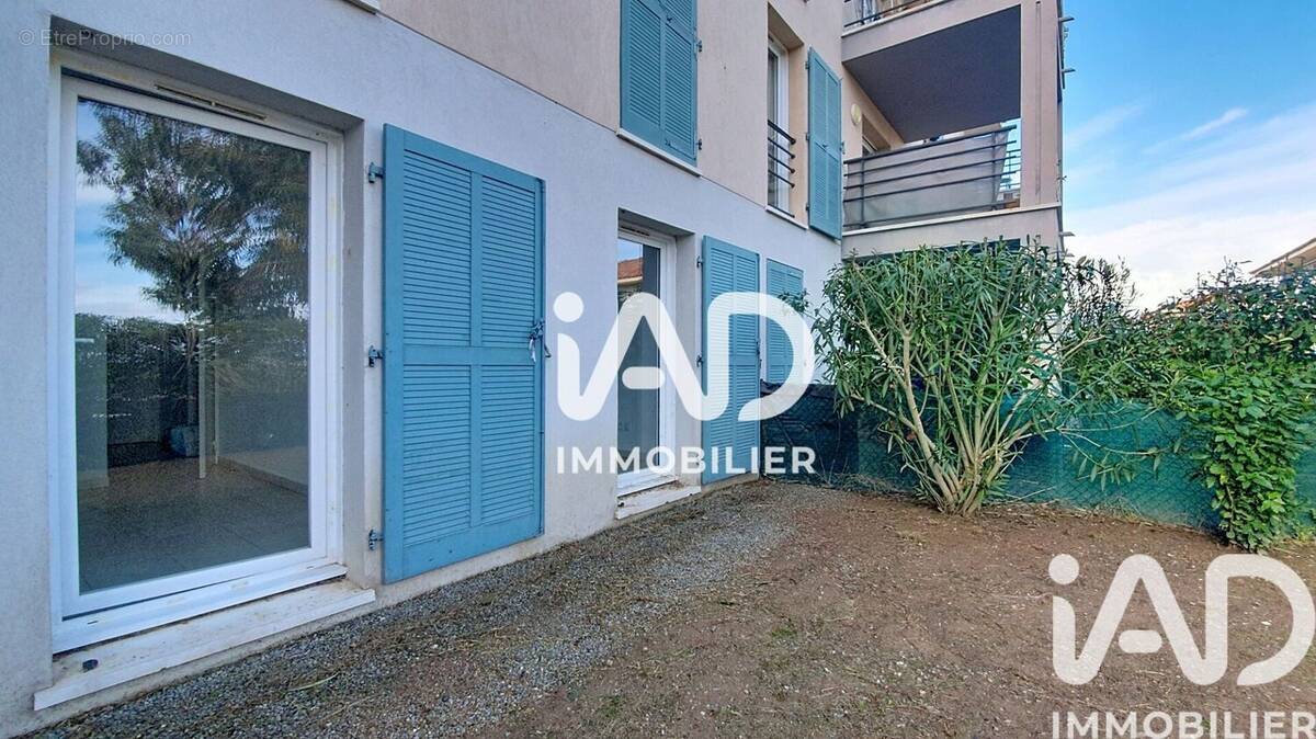 Photo 1 - Appartement à ROQUEBRUNE-SUR-ARGENS