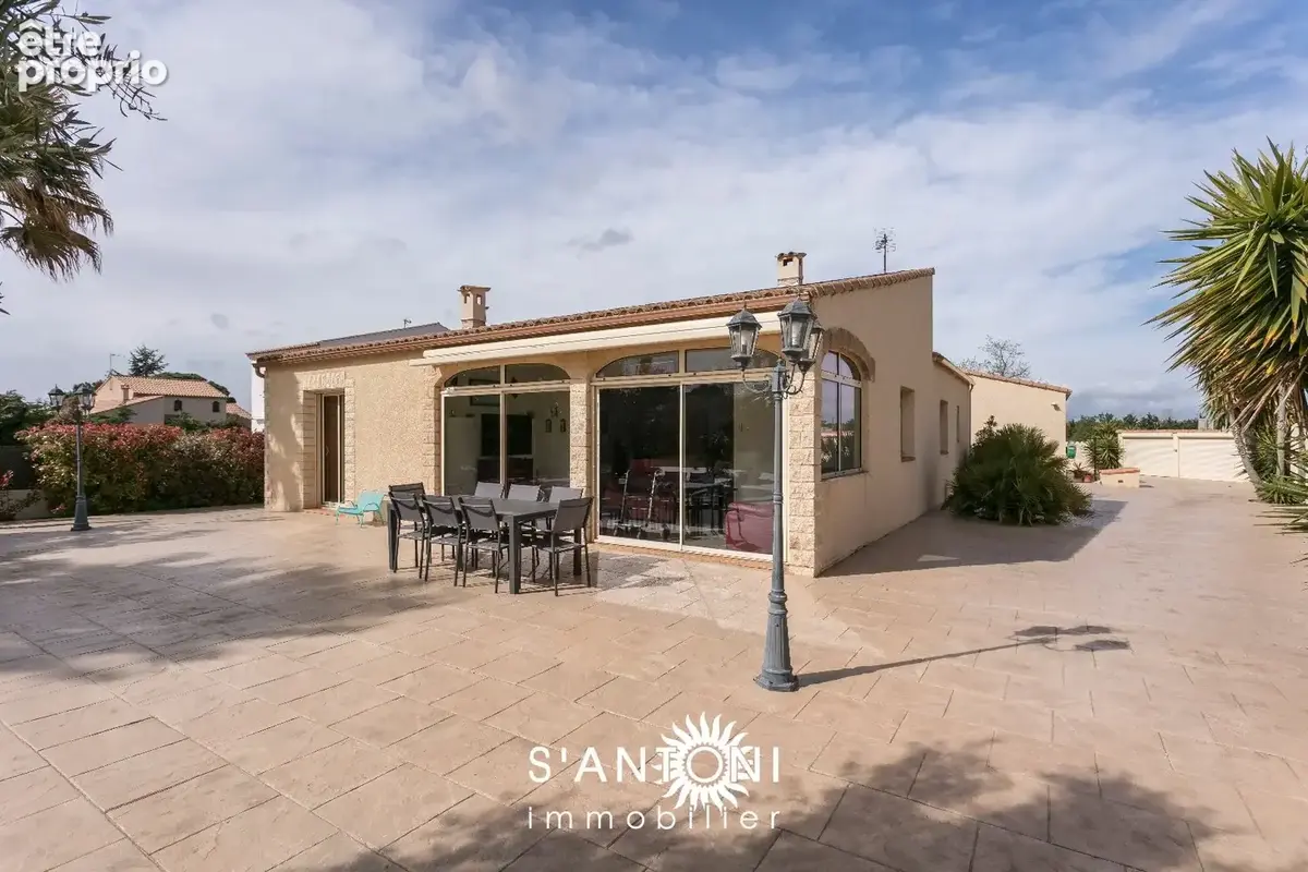LE GRAU D'AGDE, Magnifique Villa Plain pied de style Languedocienne de 160m² hab. sur une parcelle de 1357m² avec double garage - photo 3