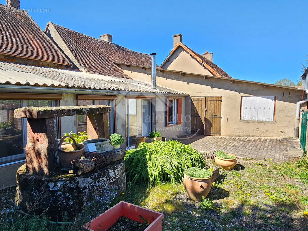 Maison à SAINT-LEON