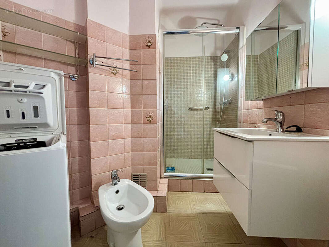 Appartement à MARSEILLE-5E