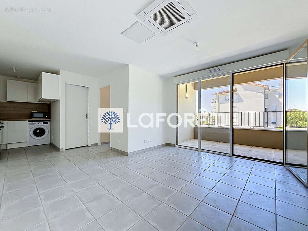 Appartement à MIRIBEL