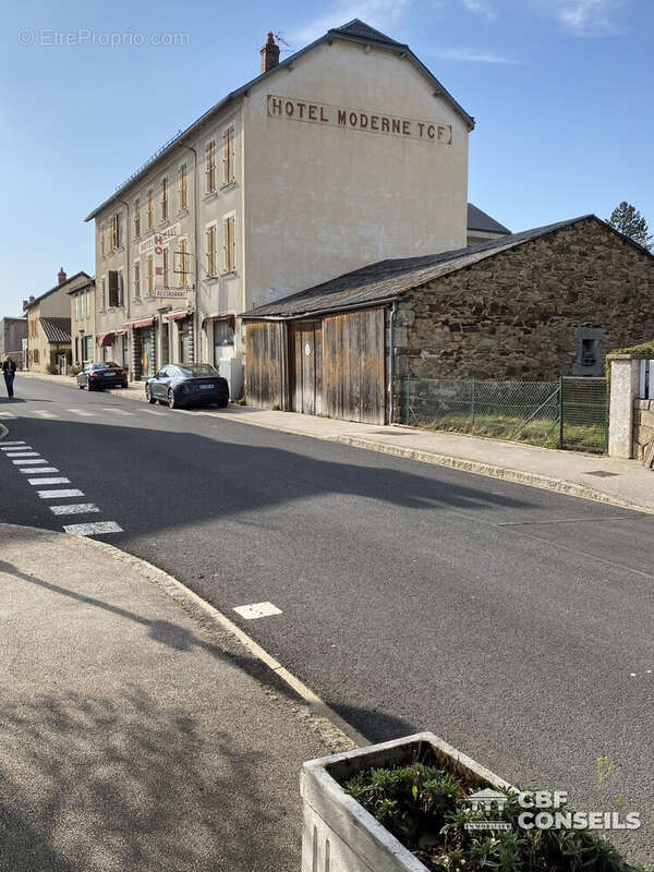 Maison à RUYNES-EN-MARGERIDE
