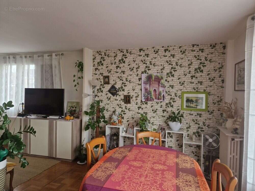 Appartement à FONTENAY-SOUS-BOIS