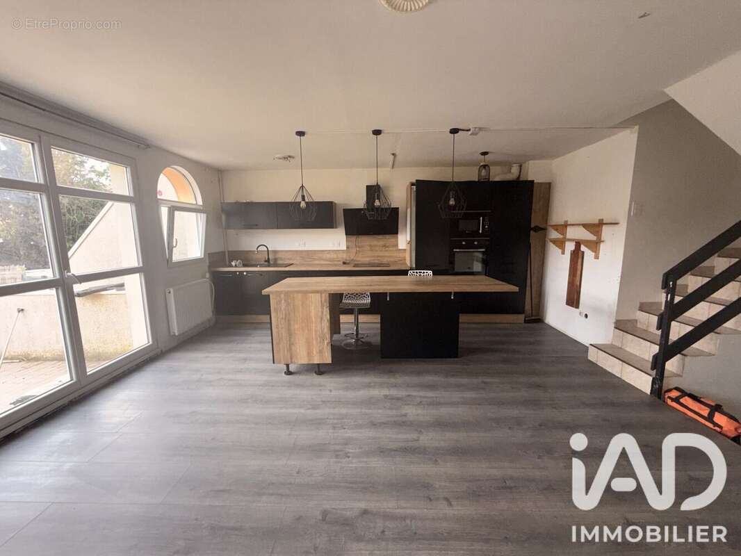 Maison 100 m² à Paron  - photo 2